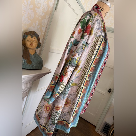 JONNY WAS silk REVERSIBLE kimono, butterflies, floral. Beading on trim - Picture 6 of 15